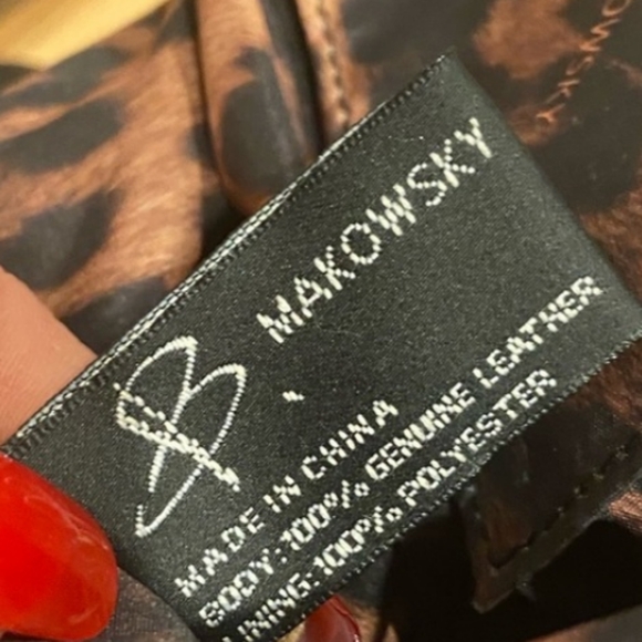 NWOT Elegant Black Leather Handbag With Dust Bag - Picture 9 of 9